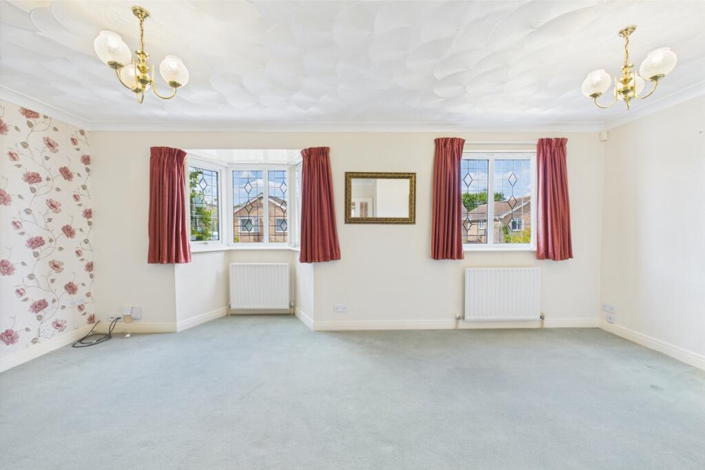 CAM03162G0-PR0270-STILL005