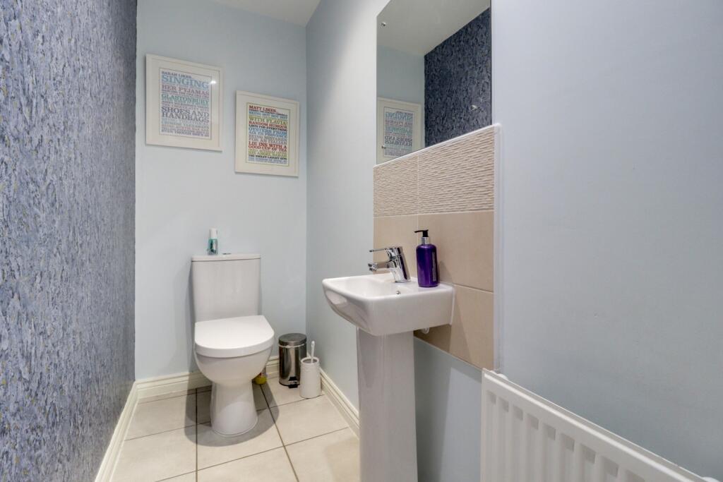 Cloakroom-WC