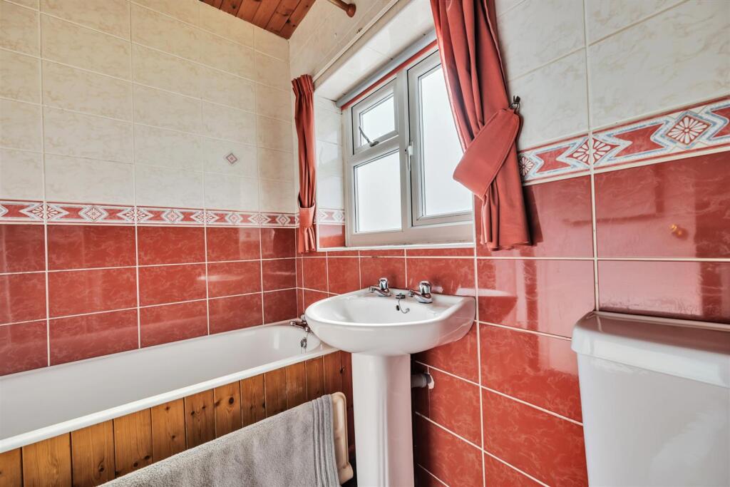 Saxton Mee 112 Moorhall 008.jpg