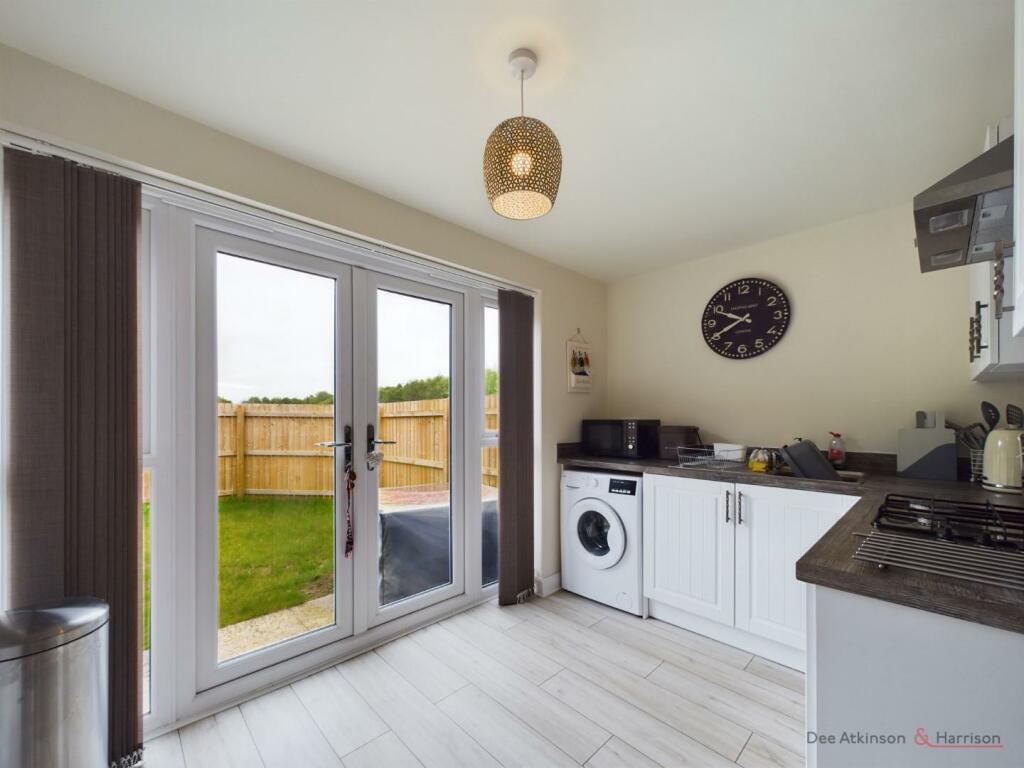 Kitchen/Dining Area