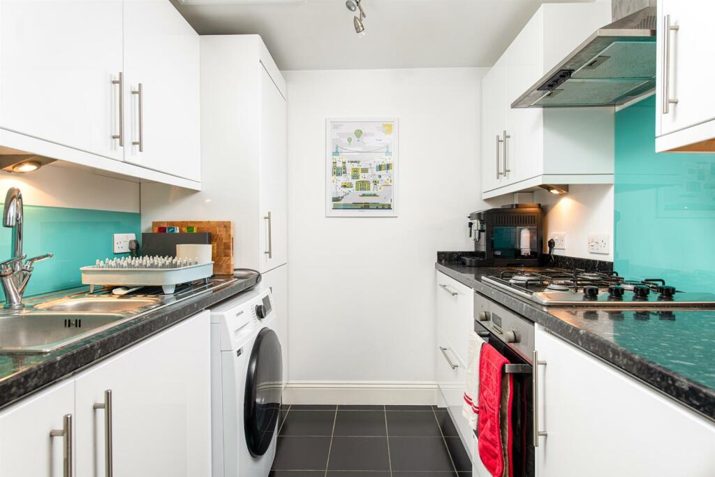 Kitchen_1.jpg