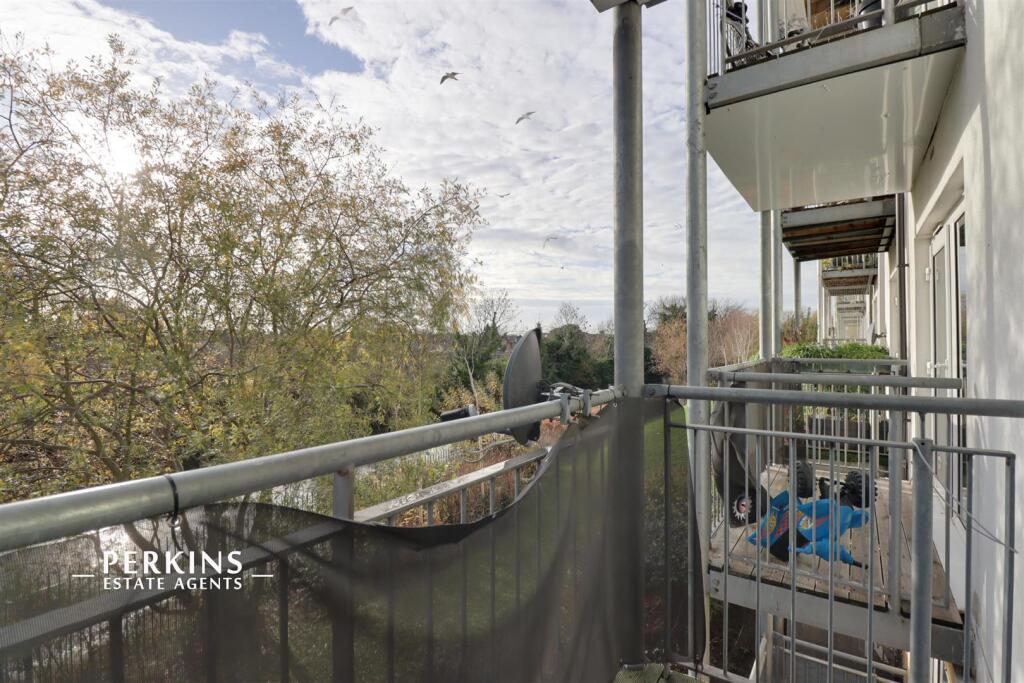 BALCONY.jpg