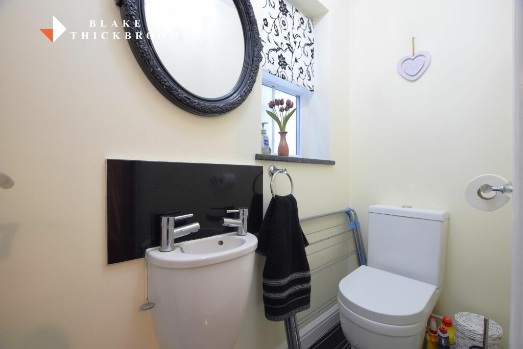 GROUND FLOOR CLOAKROOM