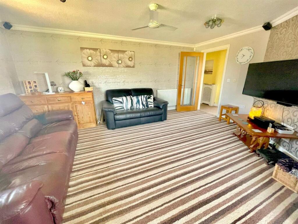 Lounge (First Floor)