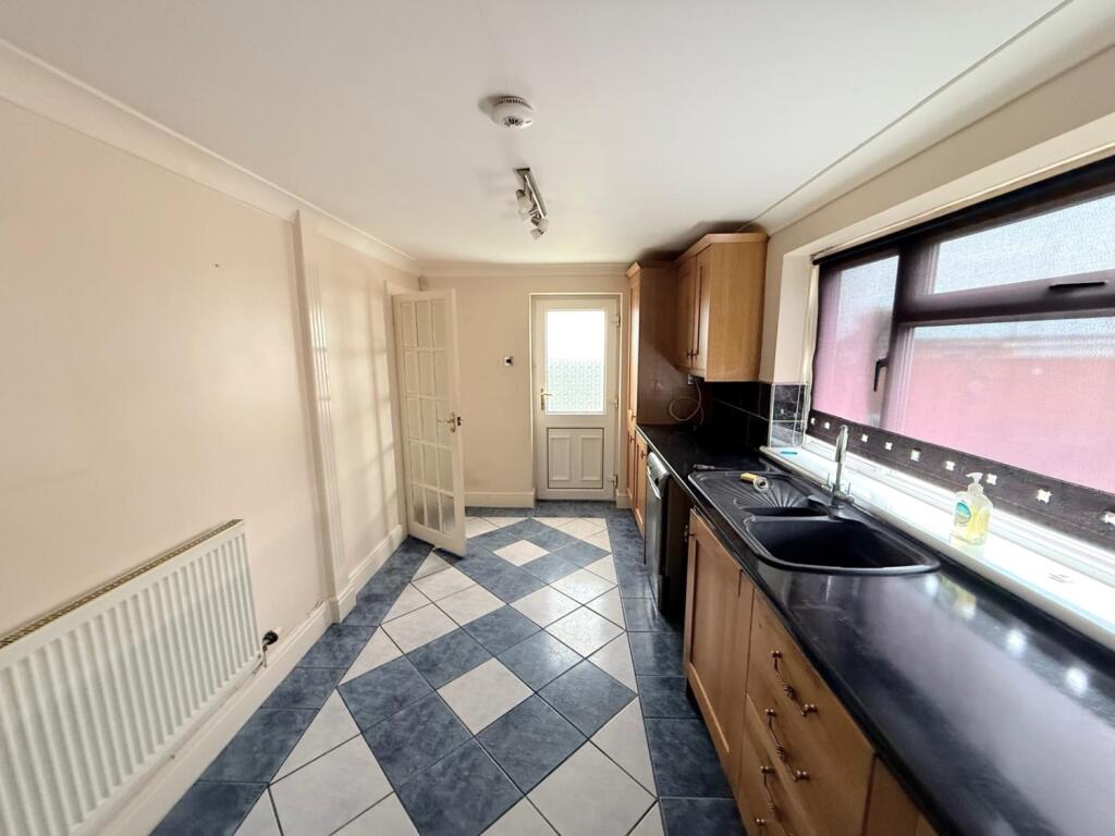 20117606-1d3a-4b36-96a2-55e99bd46a91