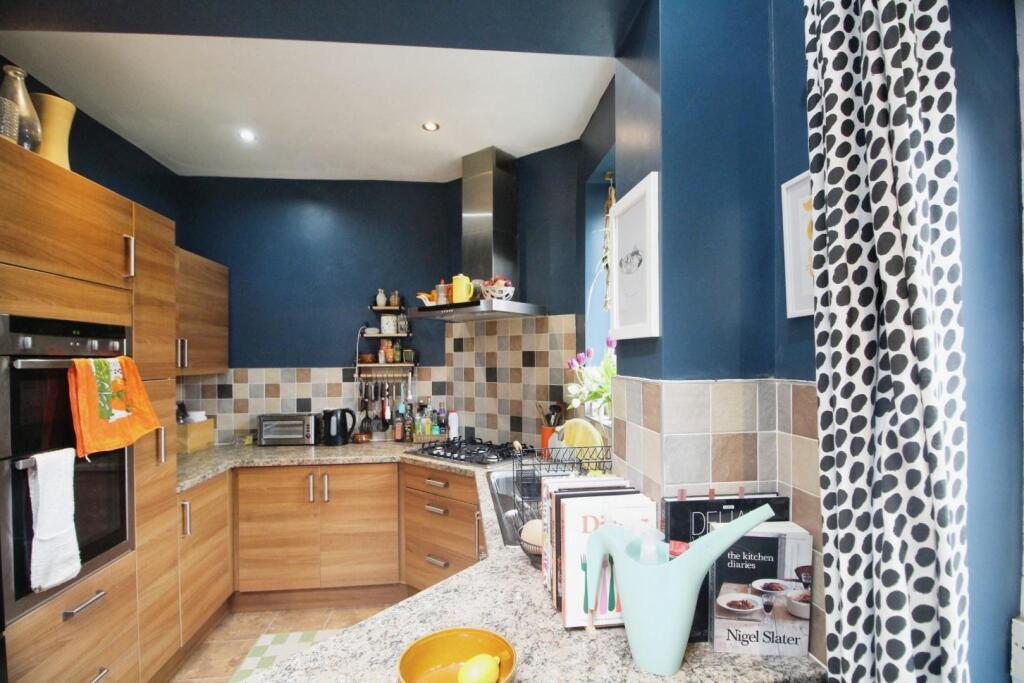 Kitchen 1.JPG