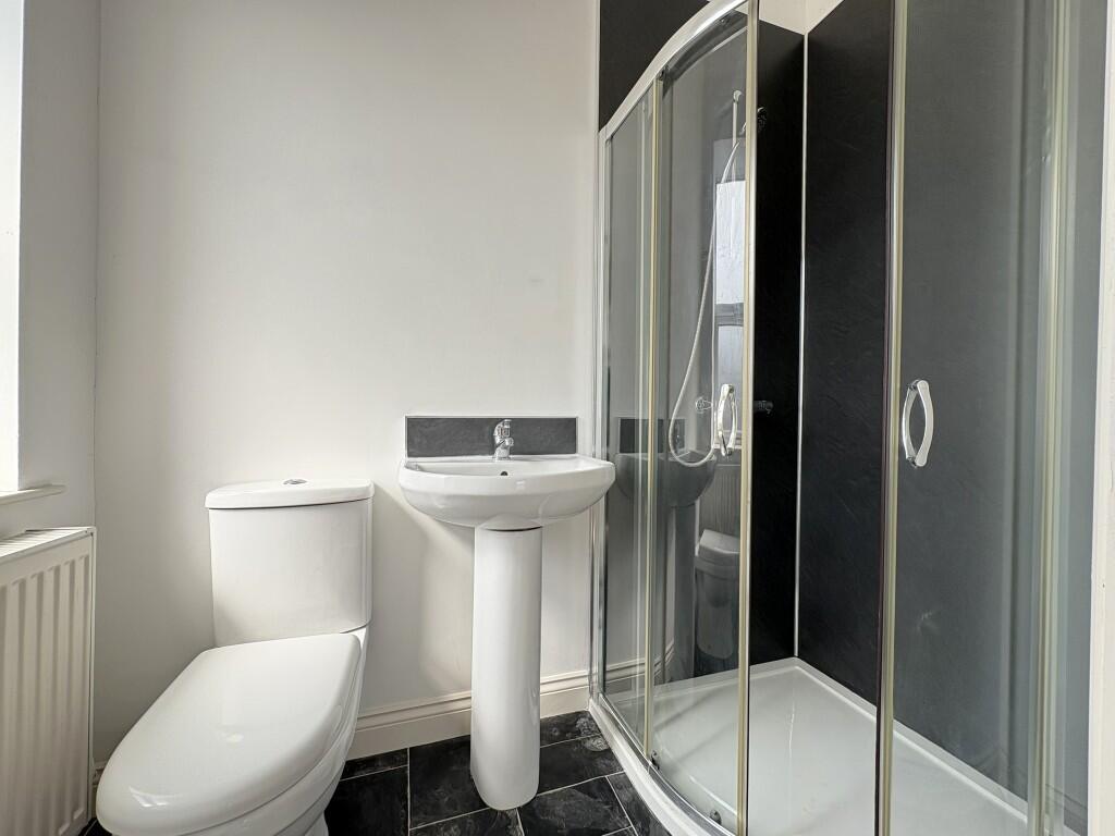 EN SUITE