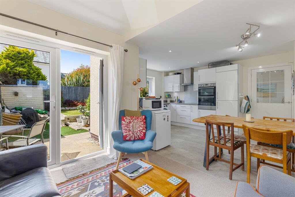 A09 - 16 Hockey Fields, Stoke Fleming - 250708.jpg