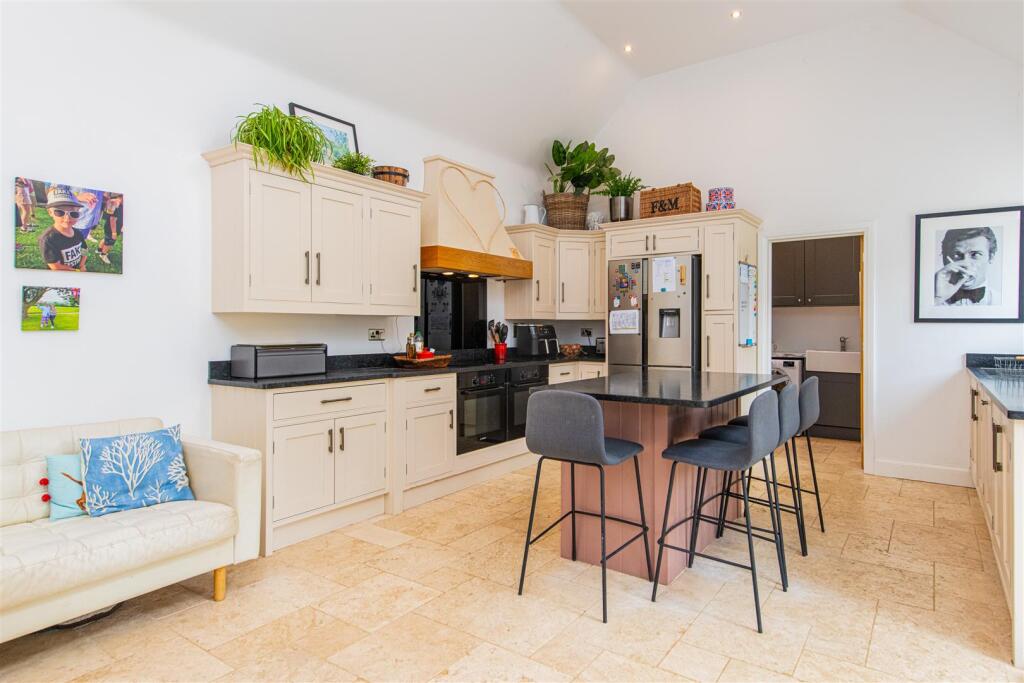 home-384.jpg