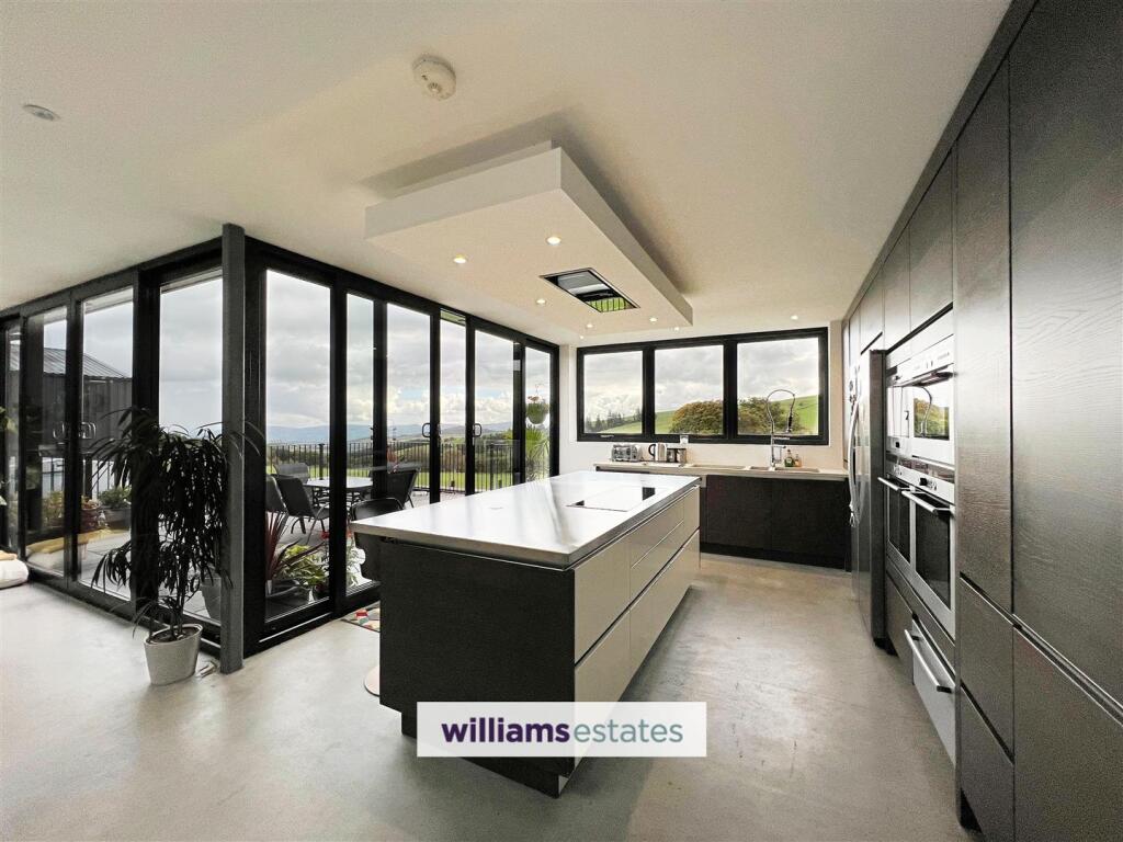 Open Plan Kitchen/Living Area