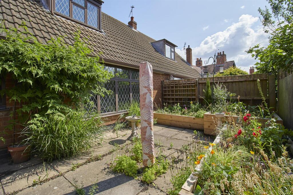 6a chapel street enderby  9.jpg