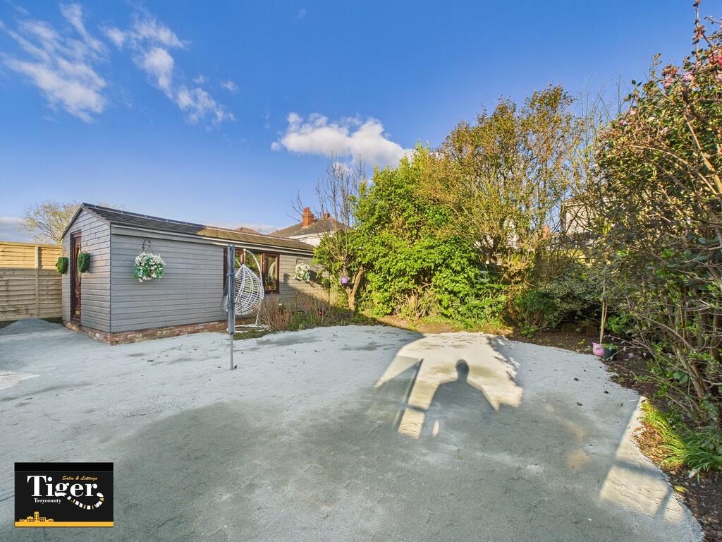 CAM02176G0-PR0514...