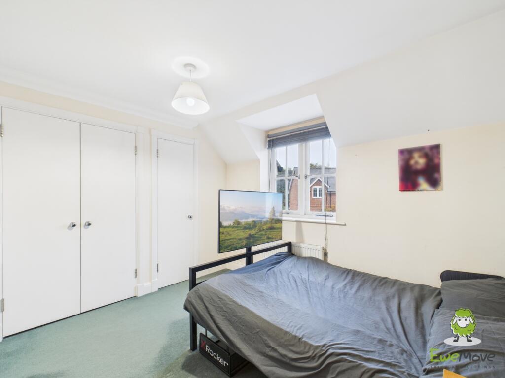 EweMove Estate Agents Basingstoke - Garrett Court 