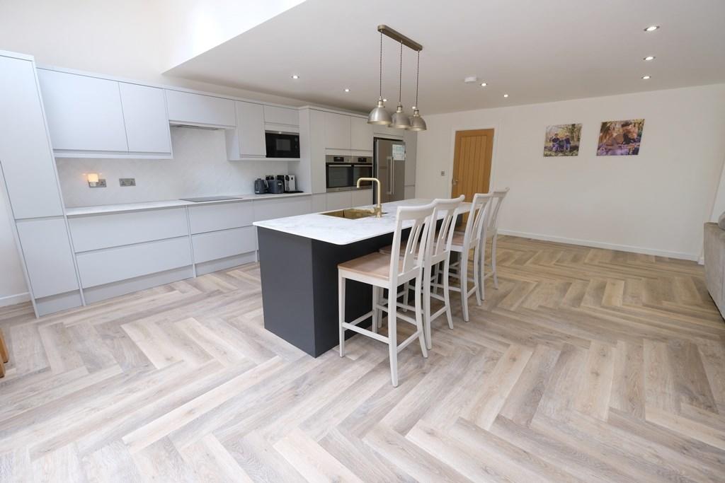 OPEN PLAN ROOM