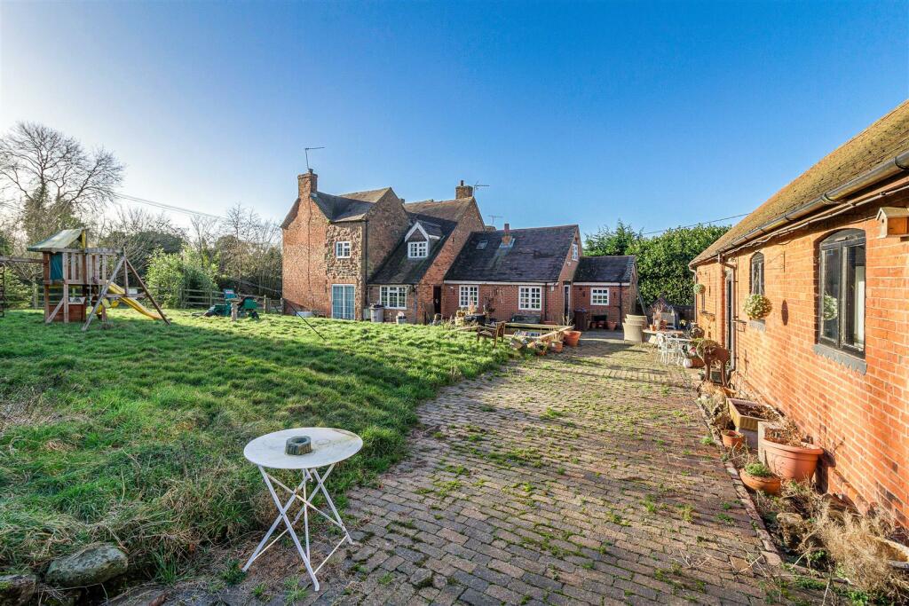 Cooperage Farm, Meriden
