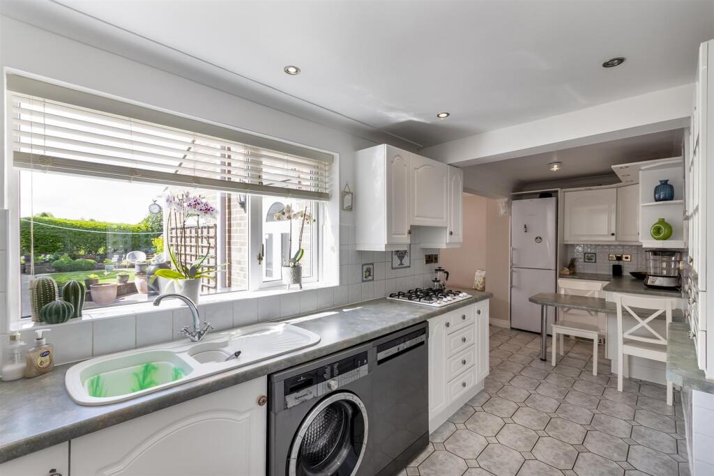 DSC_2411-Edit_kitchen.JPG