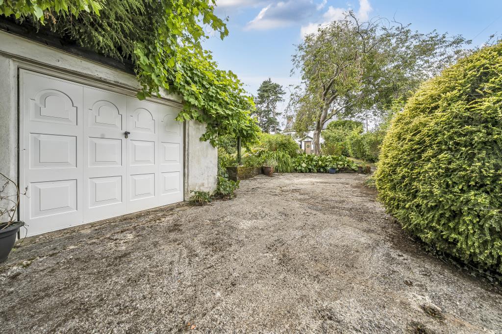 Garage &amp; driveway