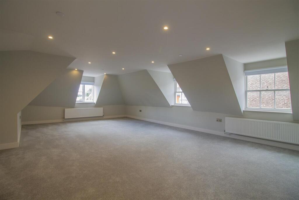 Vaulted Triple Aspect Living Room