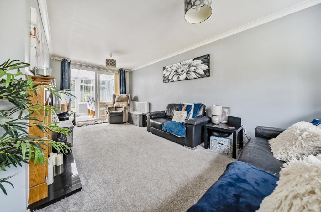 1346389-1-68b1b26...