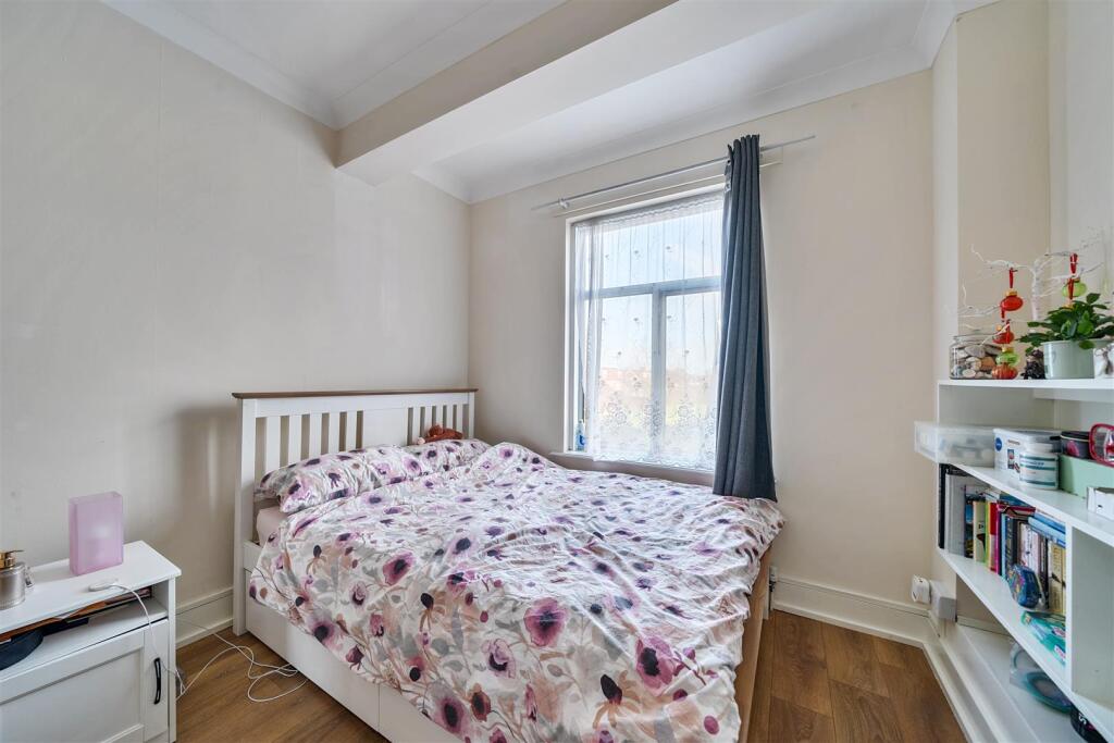 Bedroom 4.jpg