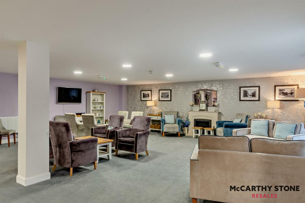 Homeowners Lounge
