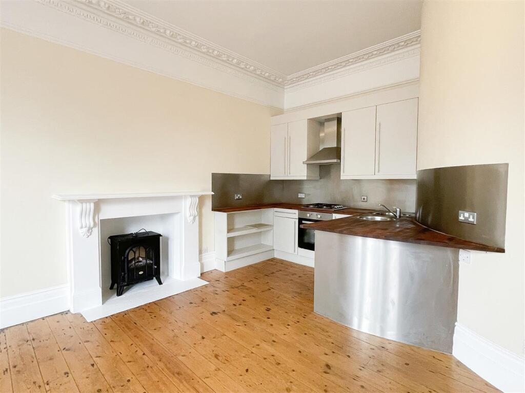 Living Room/Kitchen