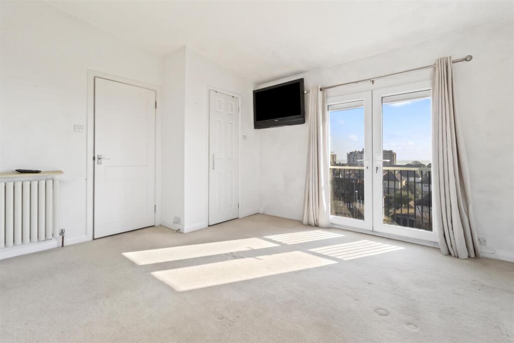 wells court, 11-017.JPG