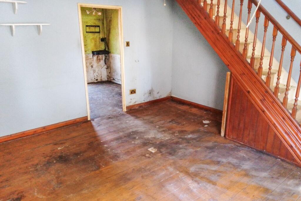 24 Conisborough, Toothill, Swindon SN5 8ES