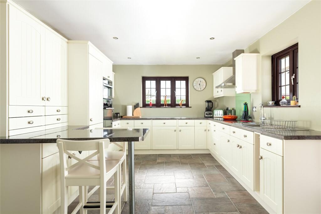 Kitchen/Breakfast Rm