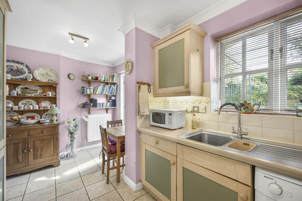 Kitchen/Breakfast Ro