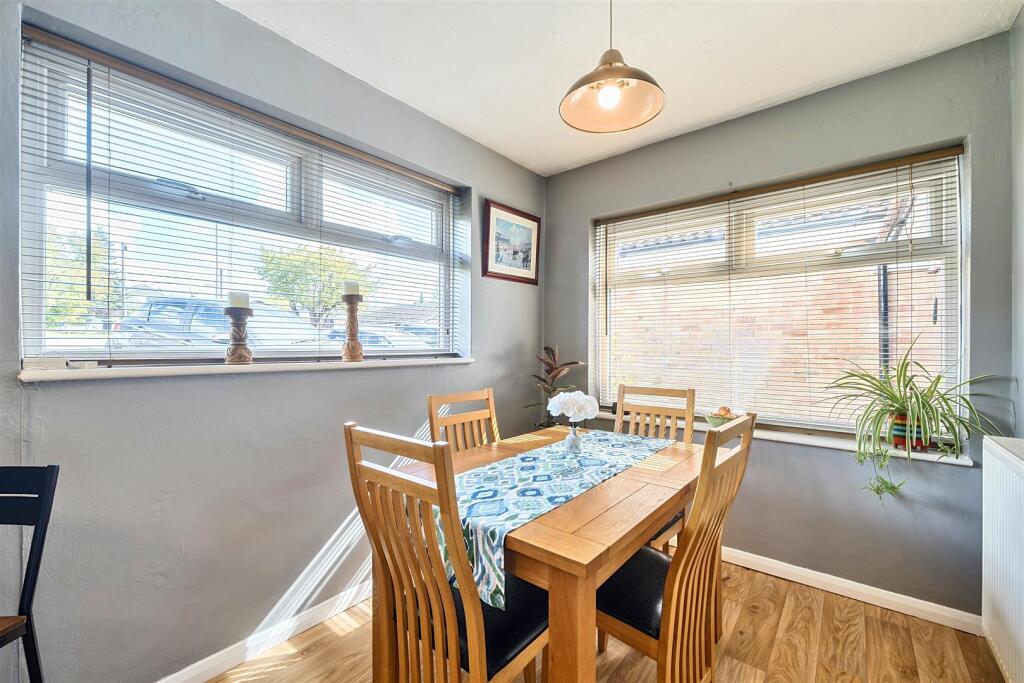 1349189-2-68c03f45e2f0d.jpg