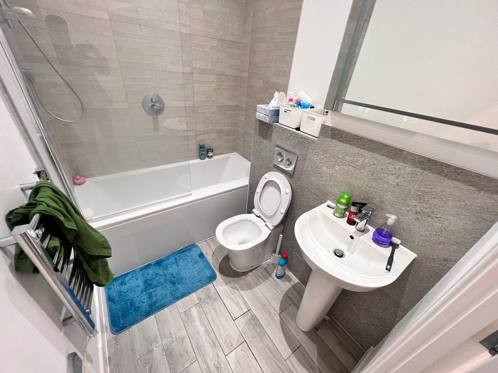 2 Bed two bath flat to rent in Harlow, Maxwellprop