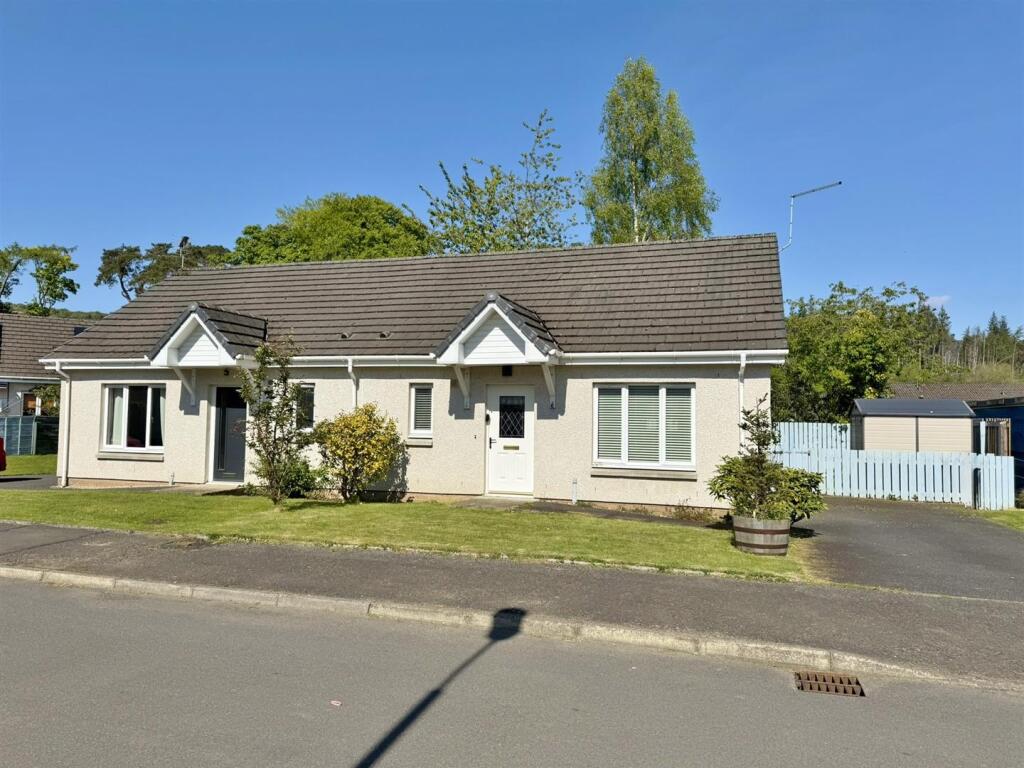 6 Glen Court