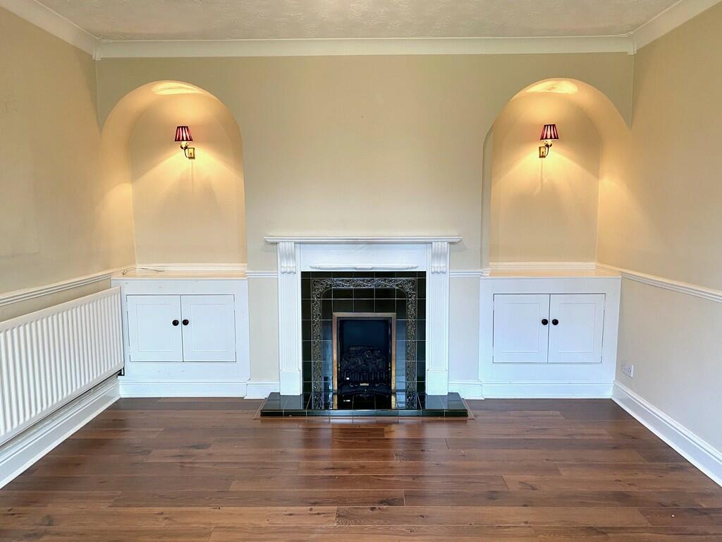 Fireplace in Dini...