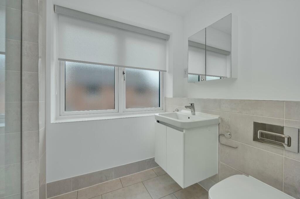 Main En Suite