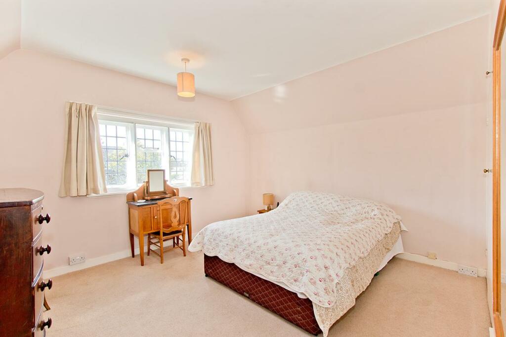 bed1.jpg