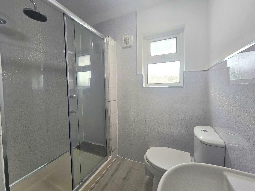 Shower Room.jpg