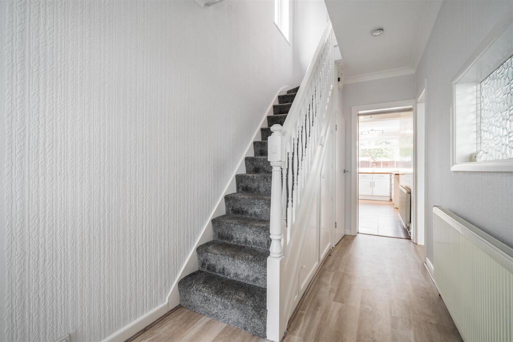 6 Hatchford Avenue-11_lo.jpg