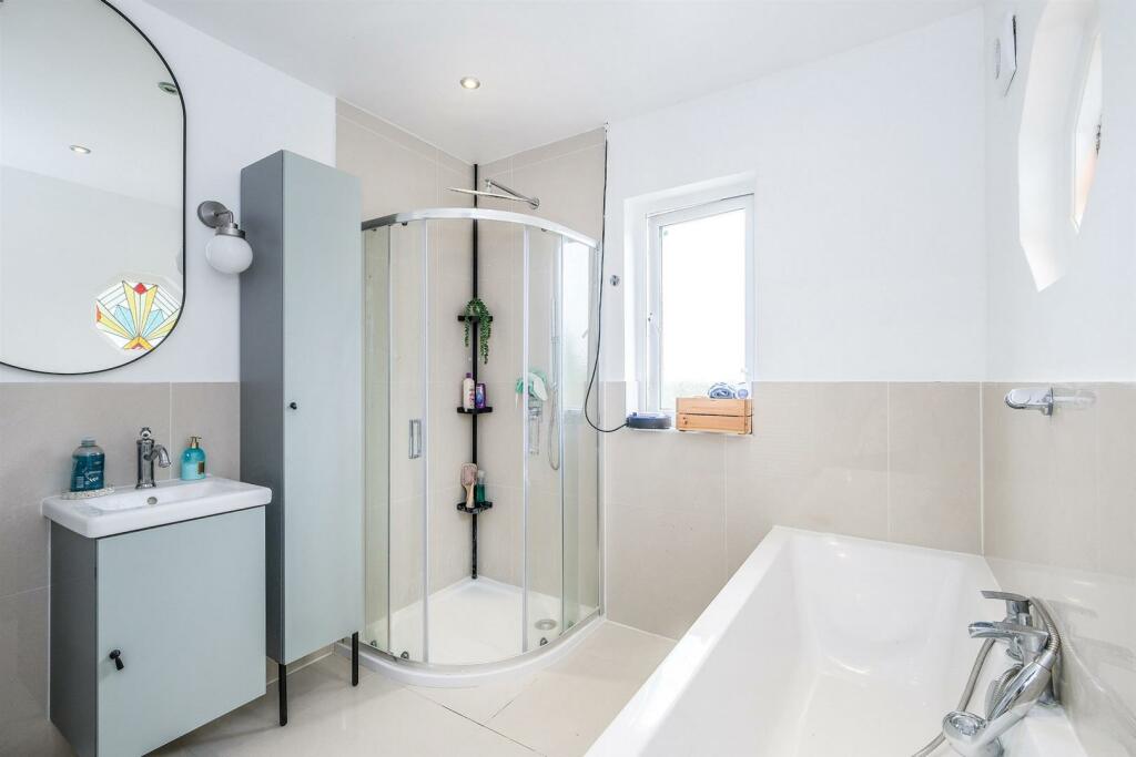 13 dovehouse gdns-2_rszd.jpg