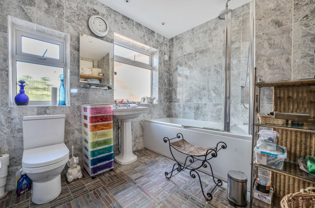 1358992-10-68d566...