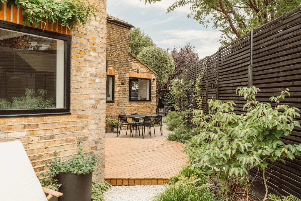 305872 - a0O6700000xWTk0EAG_N65.jpg