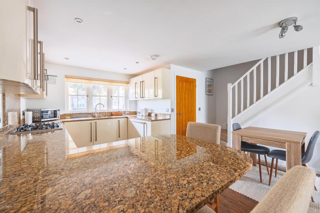 4 Elizabeth Cottages-14.jpg