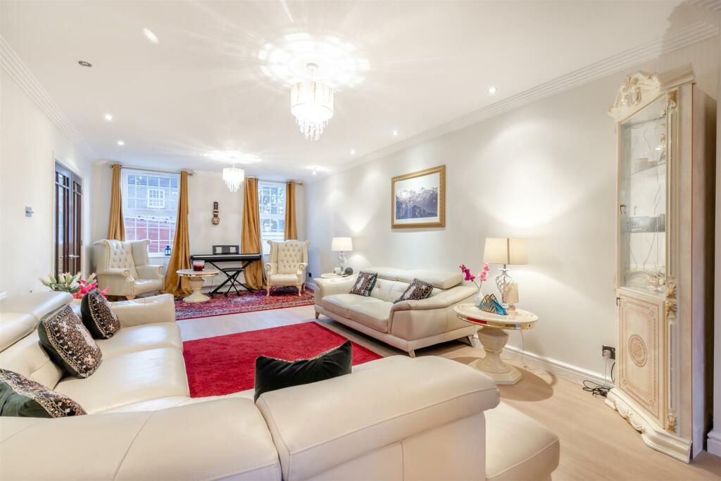 8537741-interior09.jpg