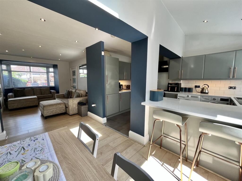 Open Plan Kitchen/Dining Room