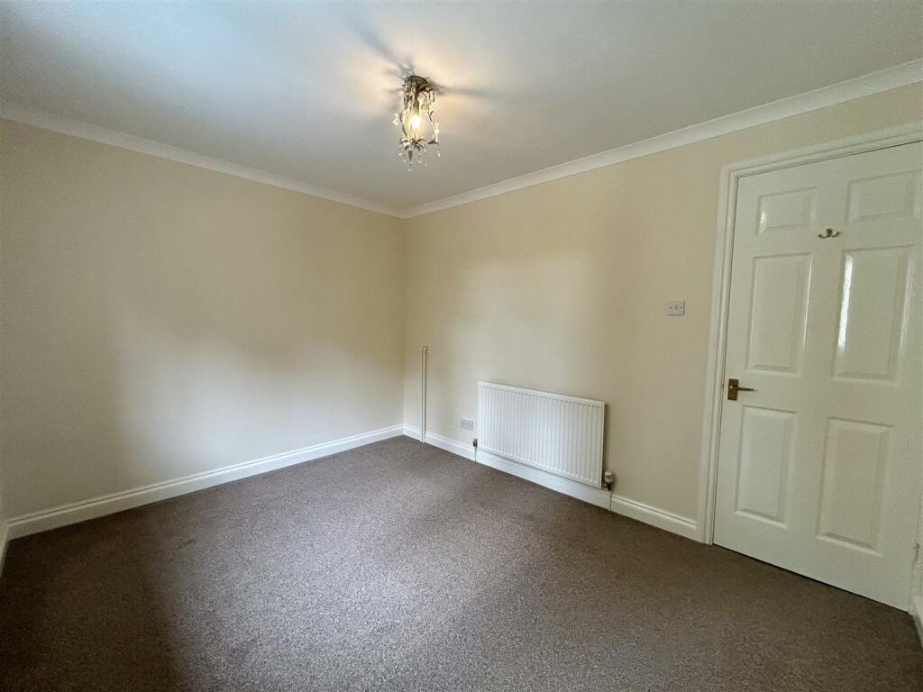 Bedroom 1.jpeg