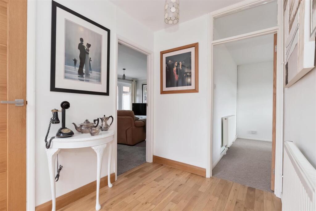 Henfield Close_18.jpg