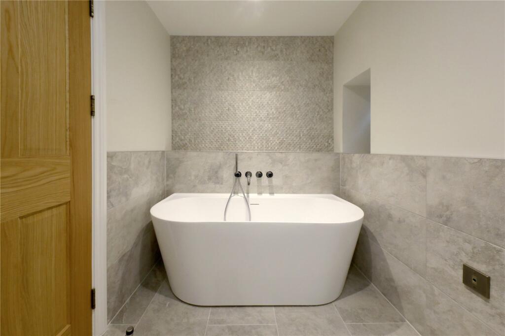 Main Bathroom