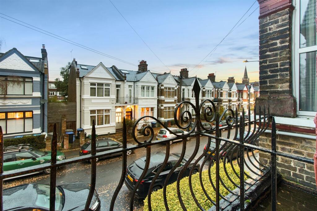 14-93d578921 AM 25 Clifford Gardens, Kensal Rise, 