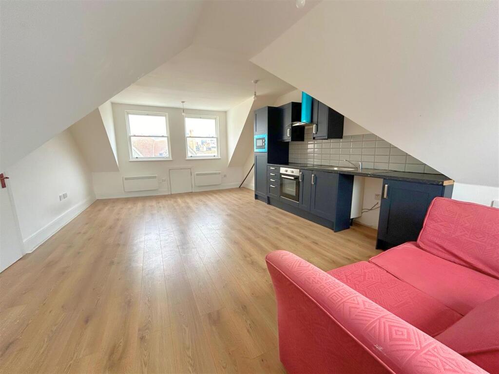 Living Room / Kitchen