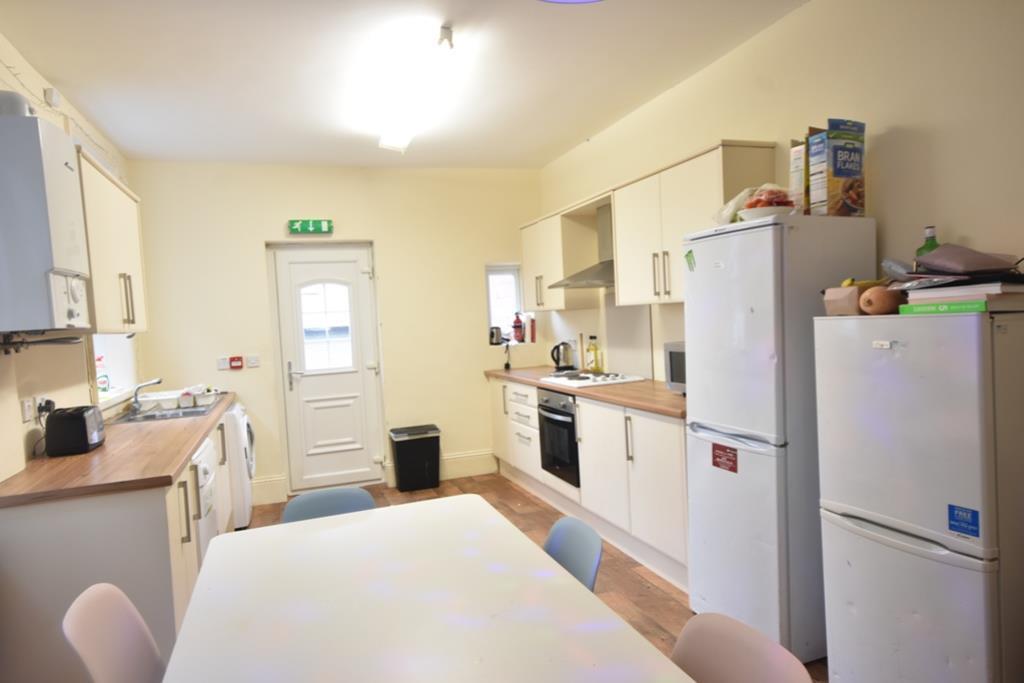 93 fern avenue06